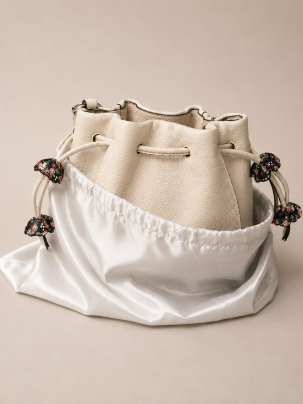 Coach Blossom Petal Bucket Bag Chalk Pebble Leather Floral Limited Edition w/ Du - Picture 4 of 14